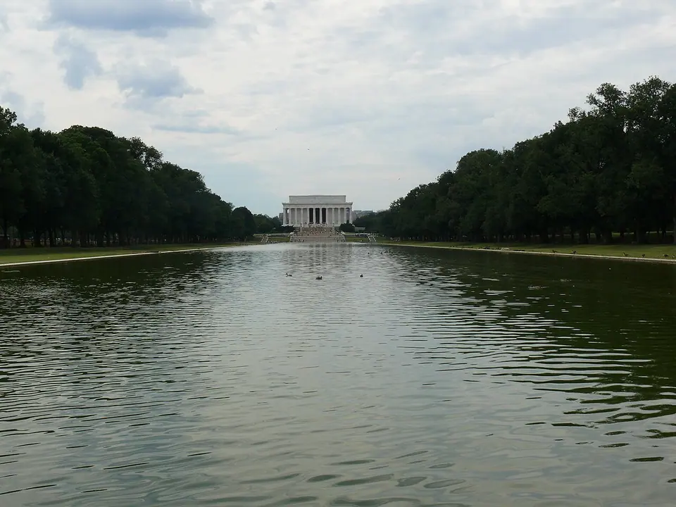 The Lincoln Memorial and Reflecting Pool on the National Mall in Washington, DC.